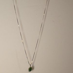 beautiful vintage 30" silver necklace w jade pendant